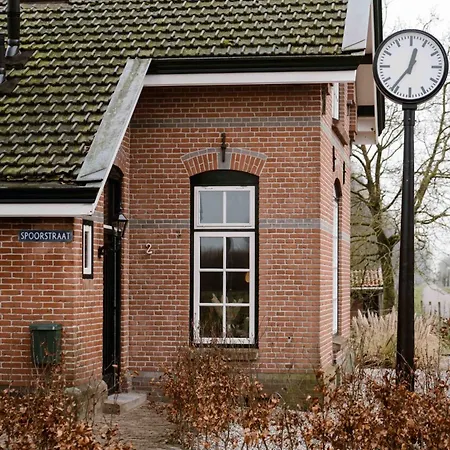 Crash'nstay - Wachtpost 20 *